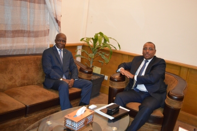 Le Ministre des Finances et du Budget a re&ccedil;u le Vice Pr&eacute;sident de la BDEAC