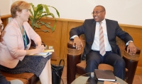 Le Ministre des Finances et du Budget Monsieur Christian Georges DIGUIMBAYE reçoit , l’ Ambassadeur de l’Union Européenne au Tchad
